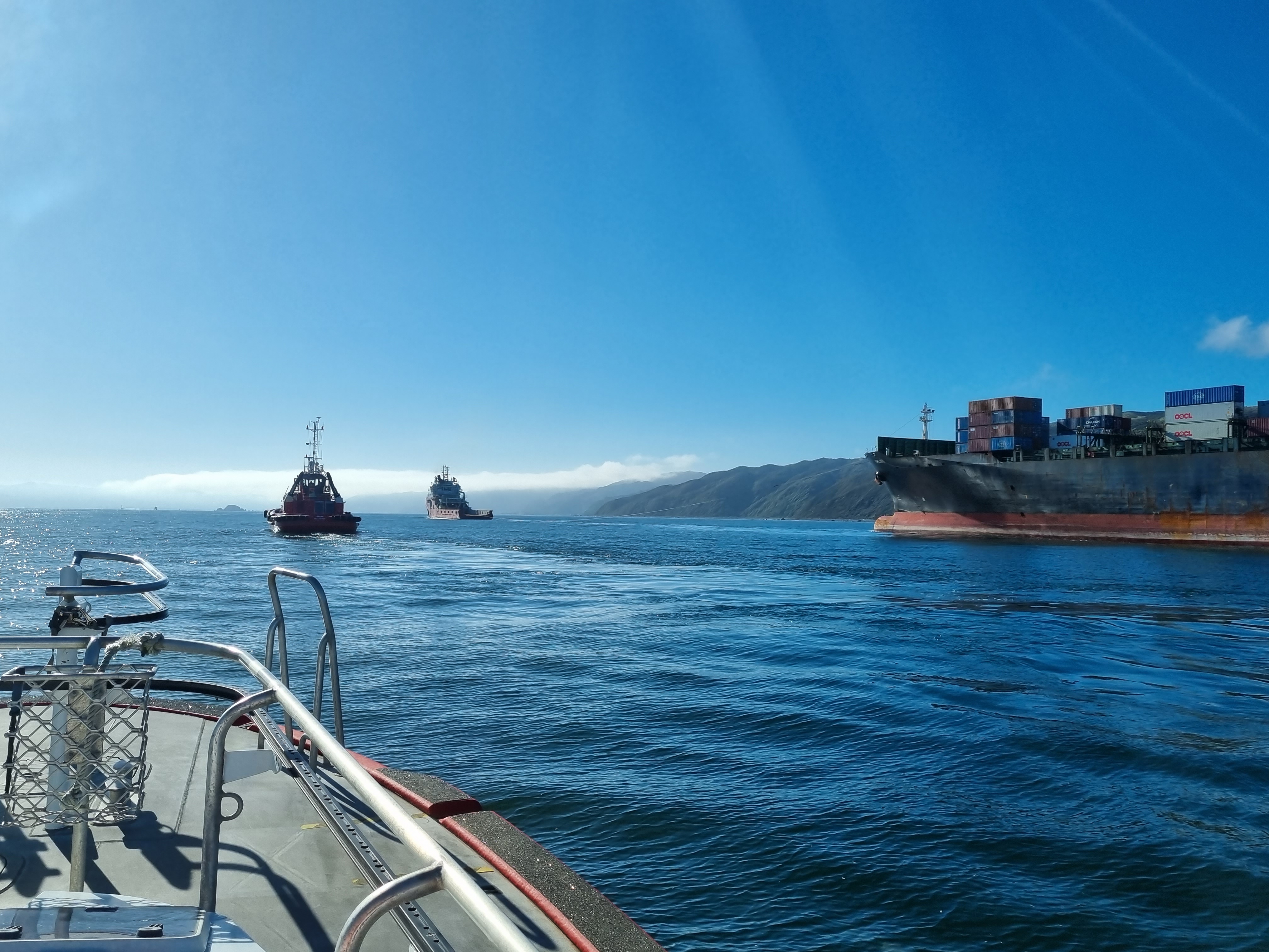 The Skandi Emerald tows Shiling with Tug Tapuhi providing support